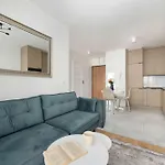 Stylish One Bedroom In By Renters Apartmán *