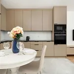 Stylish One Bedroom In By Renters Vratislav