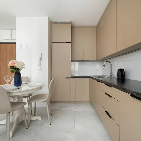 Stylish One Bedroom In By Renters アパート