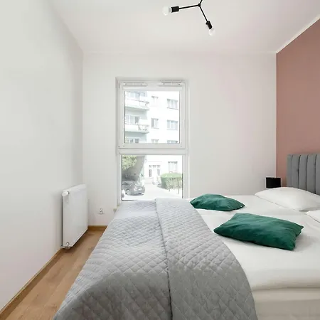 Апартаменты Stylish One Bedroom In By Renters *