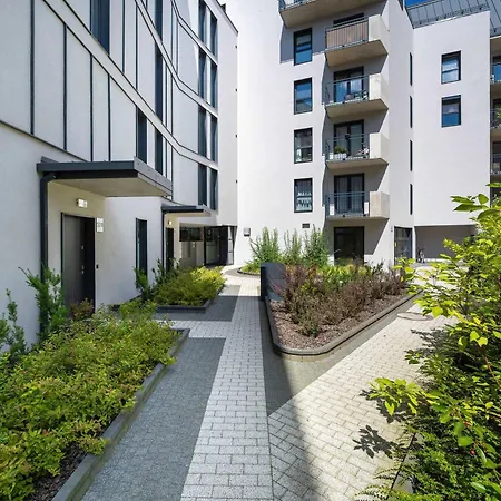 Stylish One Bedroom In By Renters *