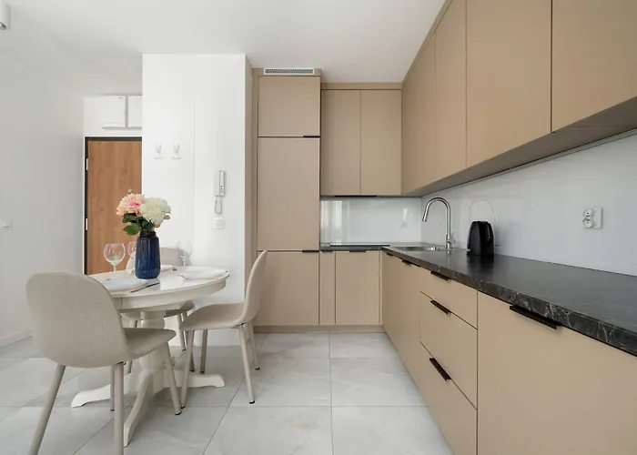 Stylish One Bedroom In By Renters Apartman