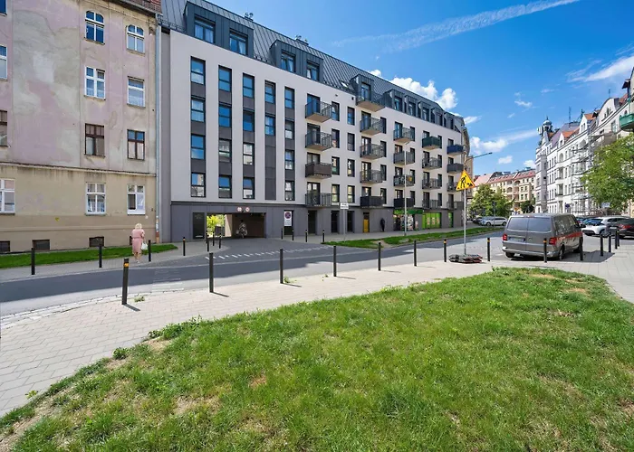 Stylish One Bedroom In By Renters