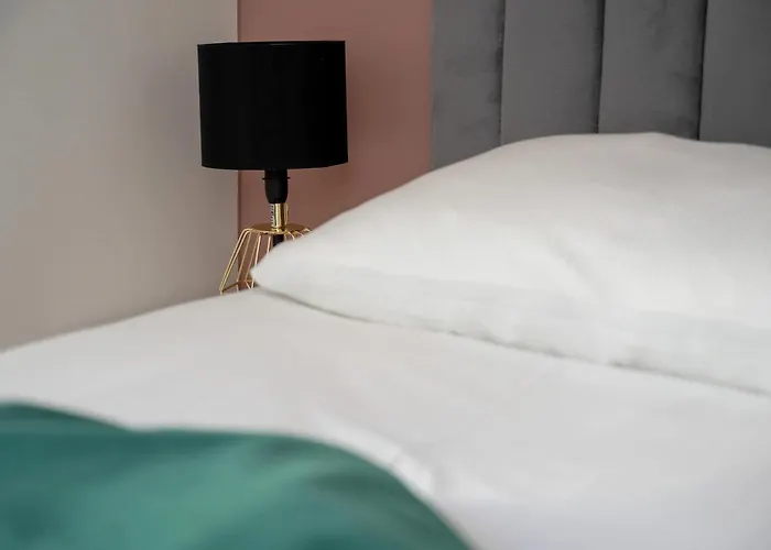 Stylish One Bedroom In By Renters Apartman *