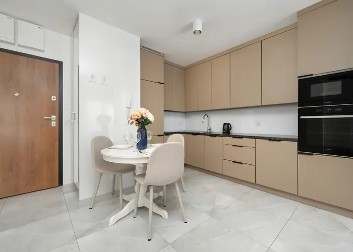 Stylish One Bedroom In By Renters Apartman